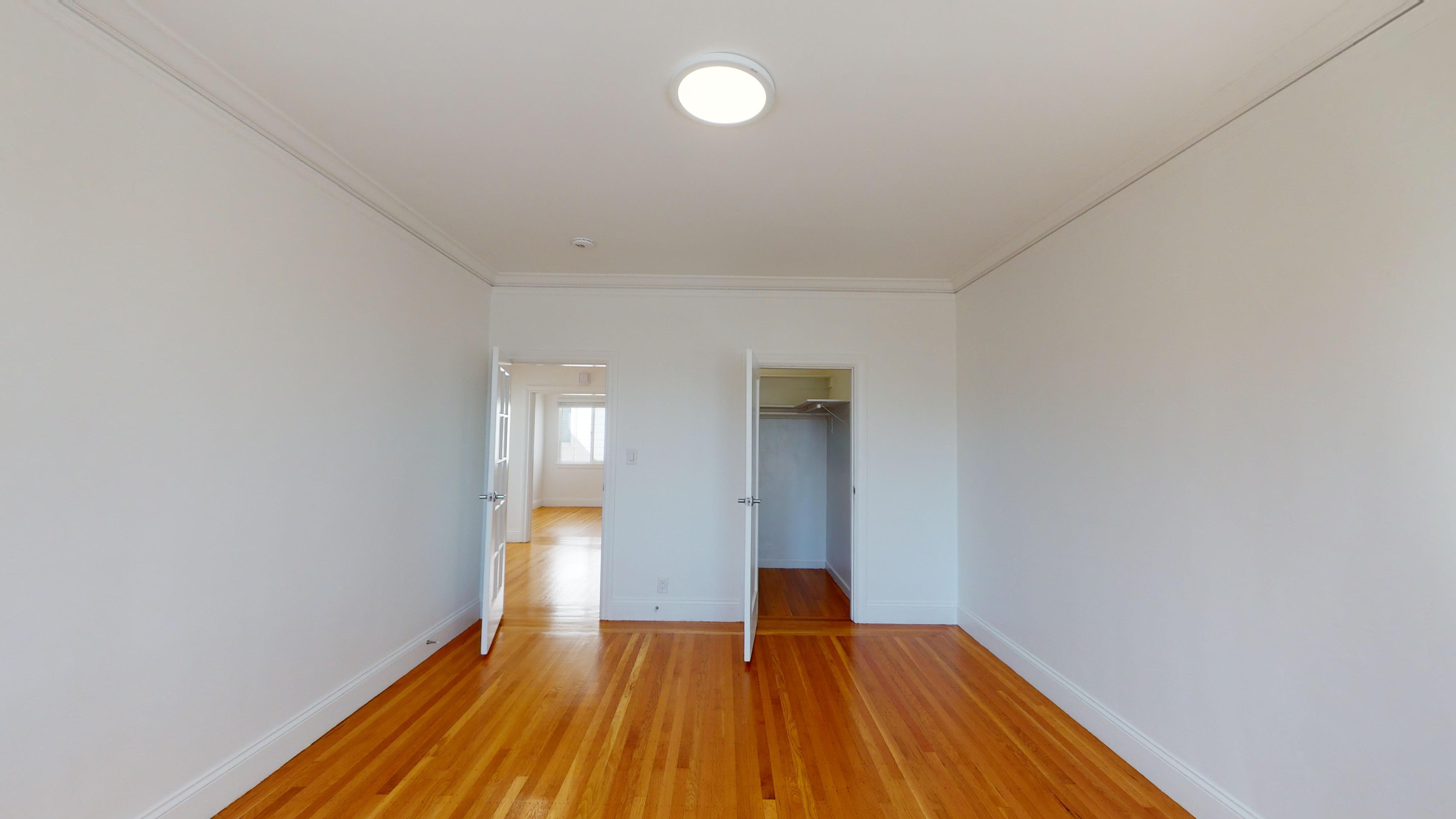 2844 Lyon Street photo 3